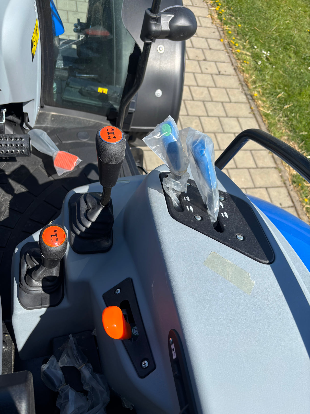 New Holland T4.75S ROPS Traktor ohne Kabine *Aktion*