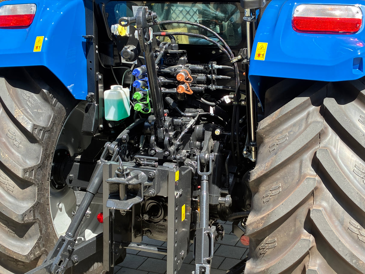 New Holland T5.100S Traktor mit Frontlader im Angebot