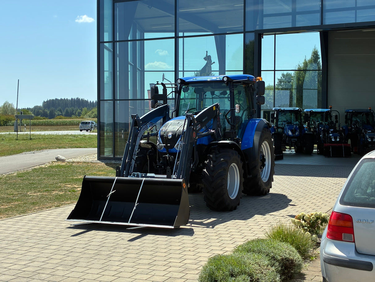 New Holland T5.100S Traktor mit Frontlader im Angebot