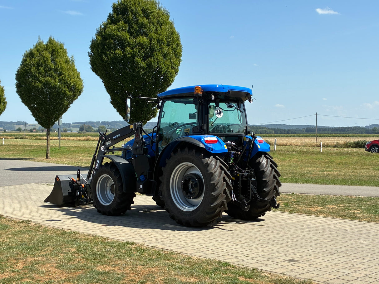 New Holland T5.100S Traktor mit Frontlader im Angebot