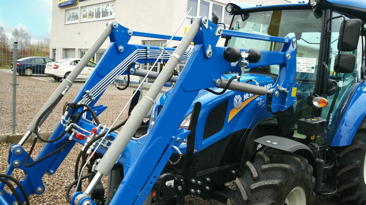 New Holland T4.75S Traktor mit Frontlader im Angebot