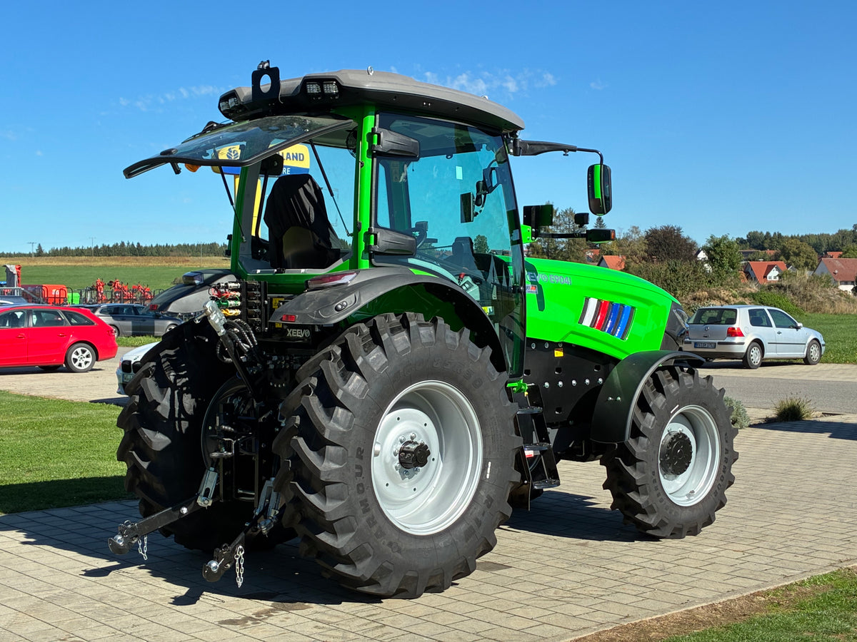 Xeevo E904i Elektro-Traktor mit 100 PS