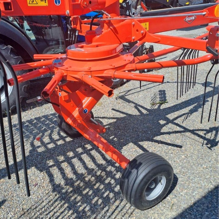 KUHN GA 6632 2-Kreisel Schwader mit seitlicher Ablage