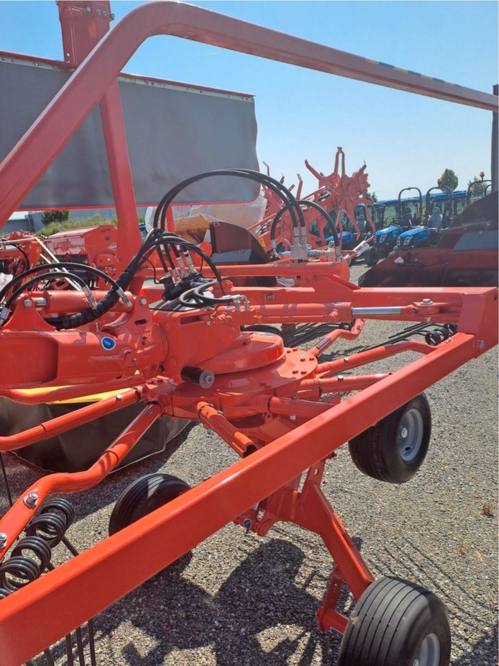 KUHN GA 6632 2-Kreisel Schwader mit seitlicher Ablage