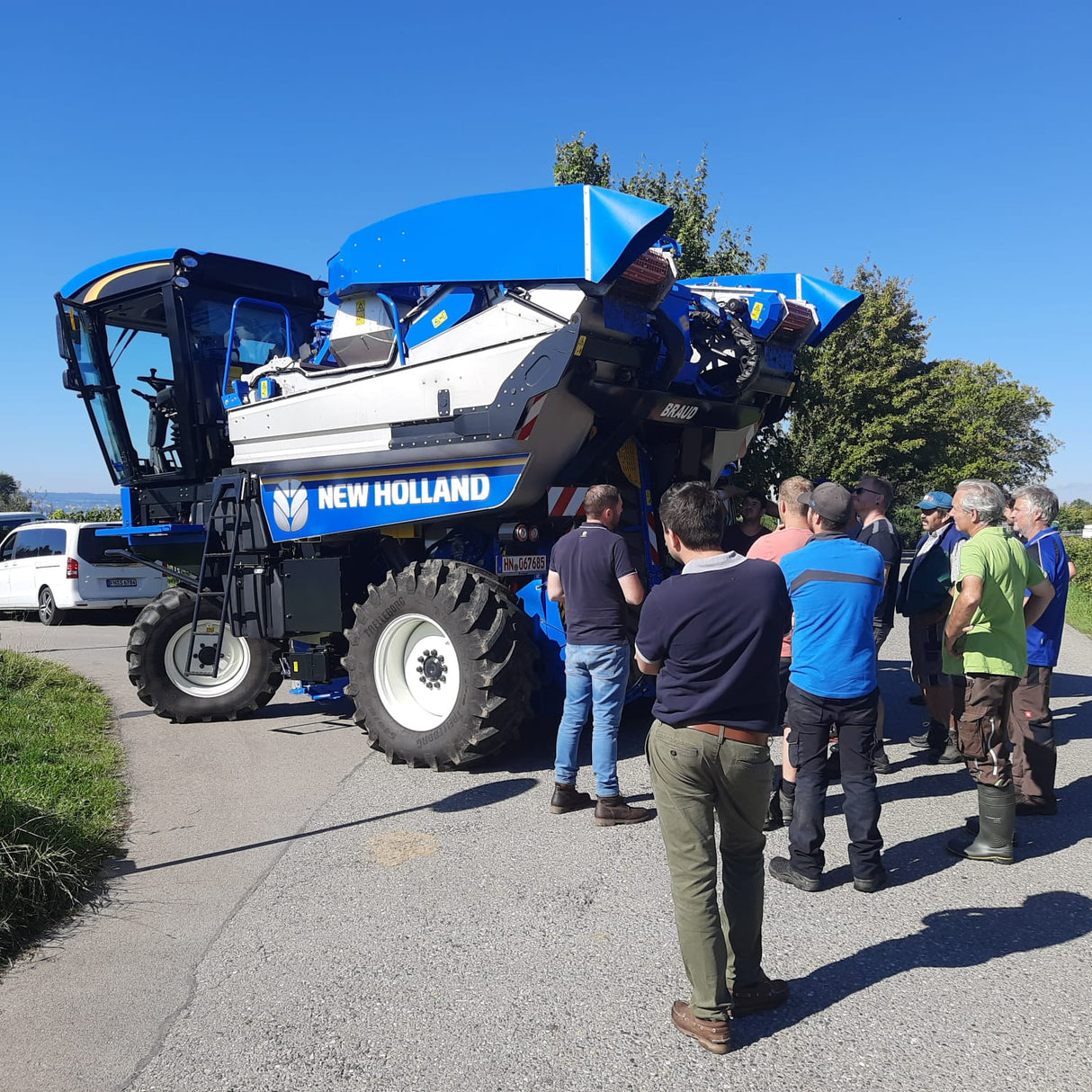 New Holland BRAUD Traubenvollernter