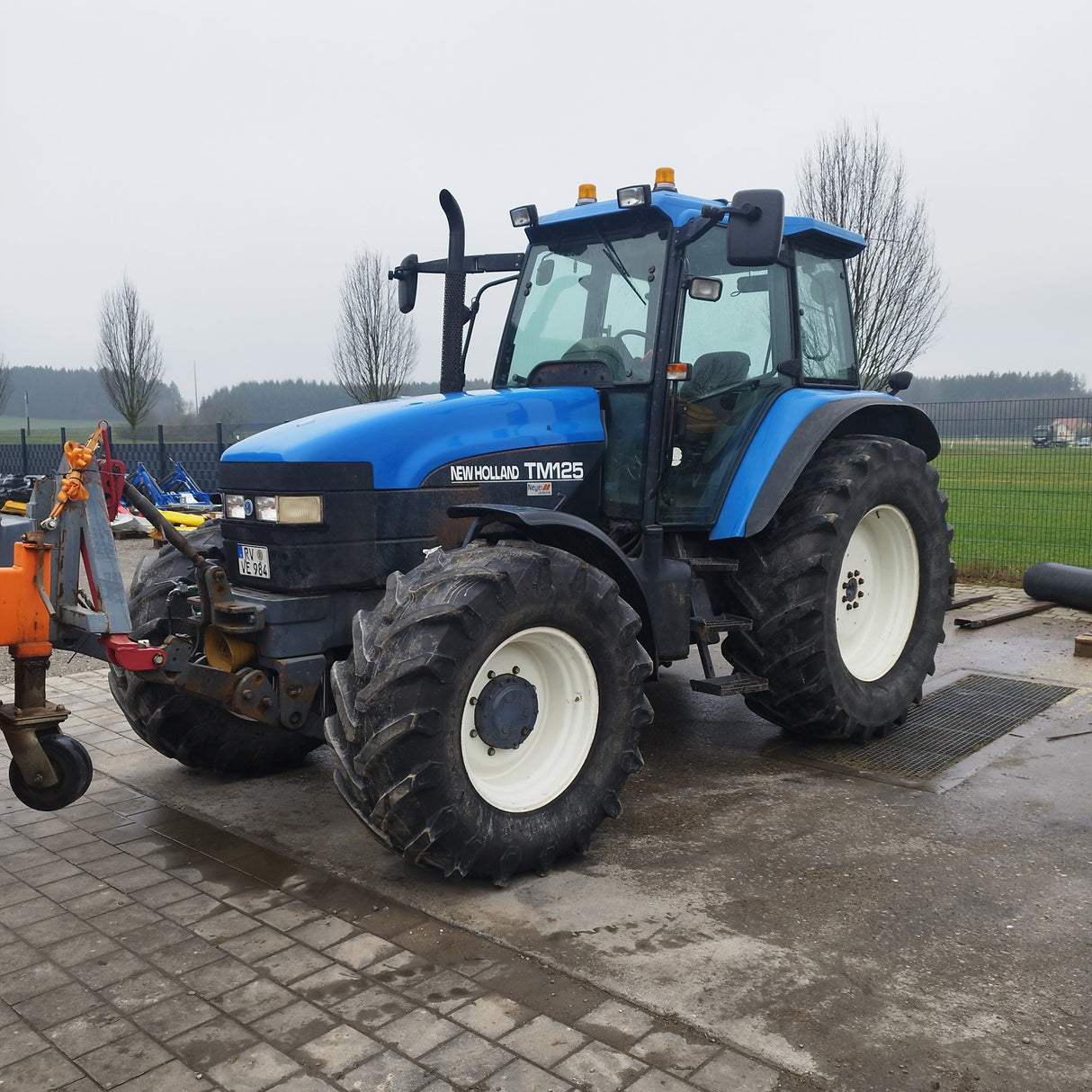 New Holland TM125 Traktor