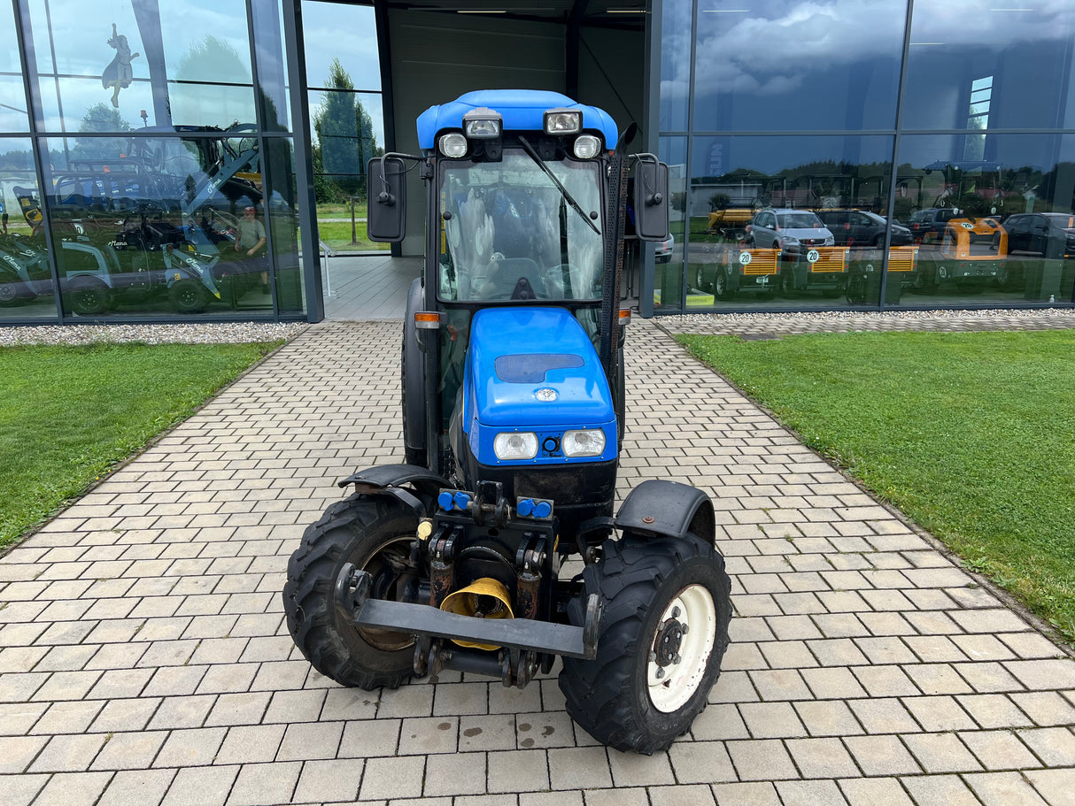 New Holland TN95 NA Schmalspur Traktor gebraucht Baujahr 2006