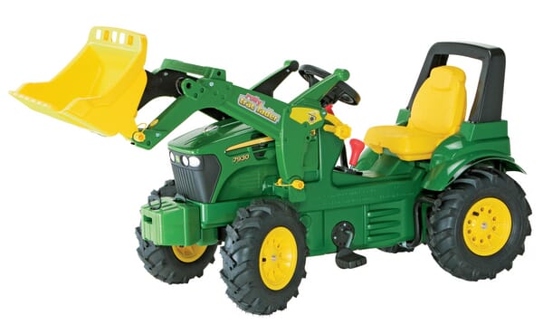 John Deere 7930 avec chargeur frontal, pneumatiques, changement de vitesse et frein