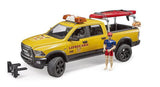 Bruder RAM 2500 Power Wagon Rettungsfahrzeug mit Figur und Stand Up Paddle U02506